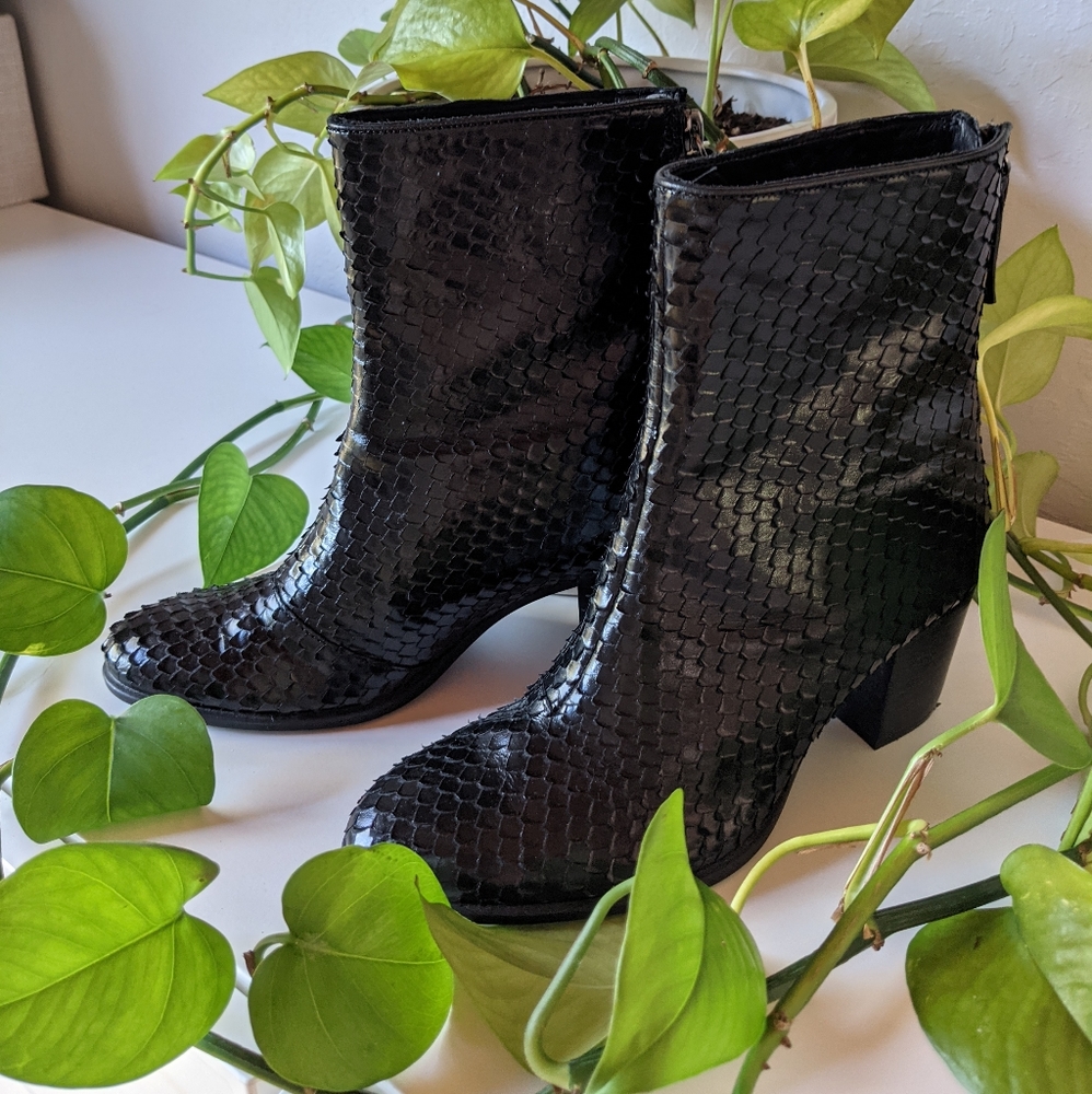 ECCO 55 Cobra Leather Ankle Boots